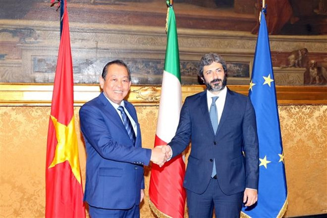Vicepremier de Vietnam se reúne con el presidente de Cámara de Diputados de Italia ảnh 1 Vicepremier de Vietnam se reúne con el presidente de Cámara de Diputados de Italia ảnh 1
