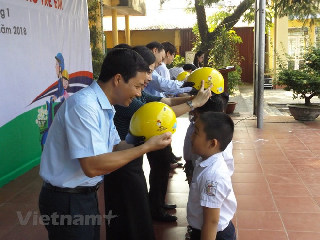 Corea del Sur ayuda garantizar seguridad del tráfico para alumnos de Hanoi ảnh 1 Corea del Sur ayuda garantizar seguridad del tráfico para alumnos de Hanoi ảnh 1