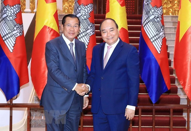 Premier de Vietnam se entrevista con homólogo camboyano para estrechar vínculos ảnh 1 Premier de Vietnam se entrevista con homólogo camboyano para estrechar vínculos ảnh 1