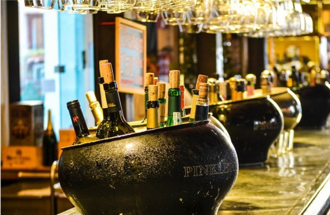 Malasia aumenta edad mínima legal para comprar bebidas alcohólicas ảnh 1 Malasia aumenta edad mínima legal para comprar bebidas alcohólicas ảnh 1