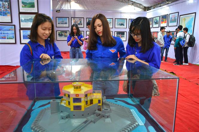 Universitarios en provincia vietnamita enriquecen conocimientos sobre soberanía marítima e insular ảnh 1