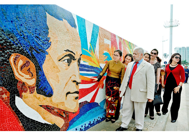 Imagen de Bolívar honrada en “obra del milenio de Hanoi” ảnh 2 Imagen de Bolívar honrada en “obra del milenio de Hanoi” ảnh 2