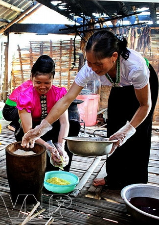 Xoi Ngu Sac, arroz glutinoso de cinco colores ảnh 5