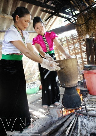 Xoi Ngu Sac, arroz glutinoso de cinco colores ảnh 6