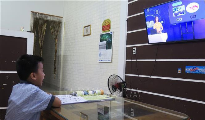 Más de 20 localidades vietnamitas aplicarán teleclases en año escolar 2021-2022 ảnh 2 Más de 20 localidades vietnamitas aplicarán teleclases en año escolar 2021-2022 ảnh 2