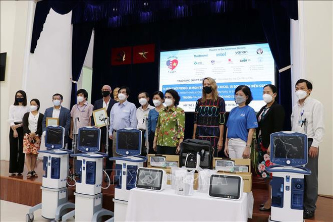 Cámara de Comercio de EE.UU. en Vietnam apoya prevención y control de COVID-19 ảnh 1 Cámara de Comercio de EE.UU. en Vietnam apoya prevención y control de COVID-19 ảnh 1