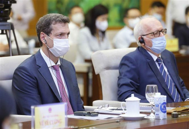 Coloquio de expertos analiza asuntos socioeconómicos de Vietnam ảnh 2 Coloquio de expertos analiza asuntos socioeconómicos de Vietnam ảnh 2