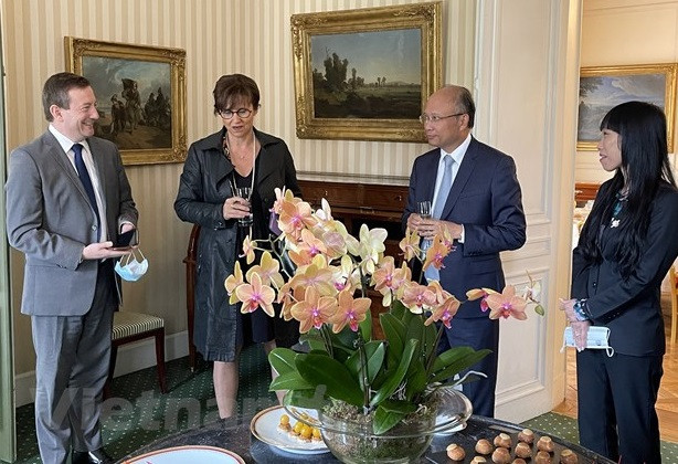 Diputados franceses buscan fortalecer relaciones con Vietnam ảnh 1 Diputados franceses buscan fortalecer relaciones con Vietnam ảnh 1