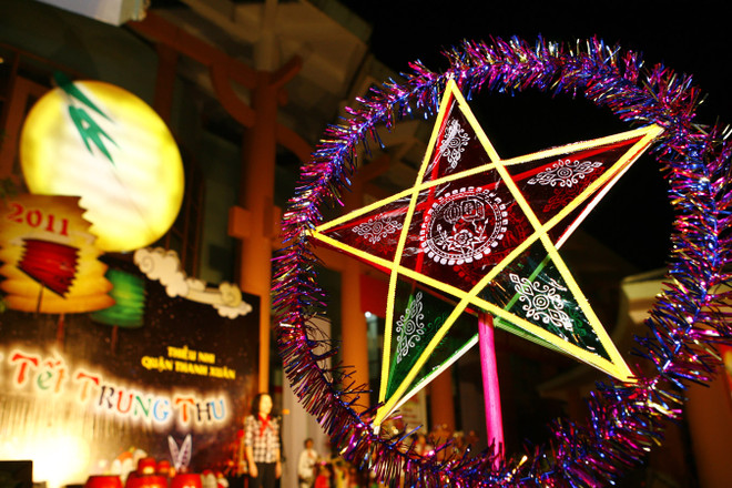 "Linternas iluminan sueños" para niños vietnamitas durante el Festival del Medio Otoño ảnh 1 "Linternas iluminan sueños" para niños vietnamitas durante el Festival del Medio Otoño ảnh 1