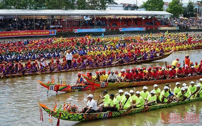 Provincia vietnamita cancela festival de remo tradicional para prevenir COVID-19 ảnh 1 Provincia vietnamita cancela festival de remo tradicional para prevenir COVID-19 ảnh 1