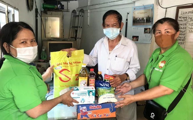 Ciudad Ho Chi Minh recibe más asistencia de empresas en lucha contra el COVID-19 ảnh 1 Ciudad Ho Chi Minh recibe más asistencia de empresas en lucha contra el COVID-19 ảnh 1