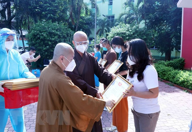Destacan ayuda de voluntarios religiosos en lucha antiepidémica en Ciudad Ho Chi Minh ảnh 2 Destacan ayuda de voluntarios religiosos en lucha antiepidémica en Ciudad Ho Chi Minh ảnh 2
