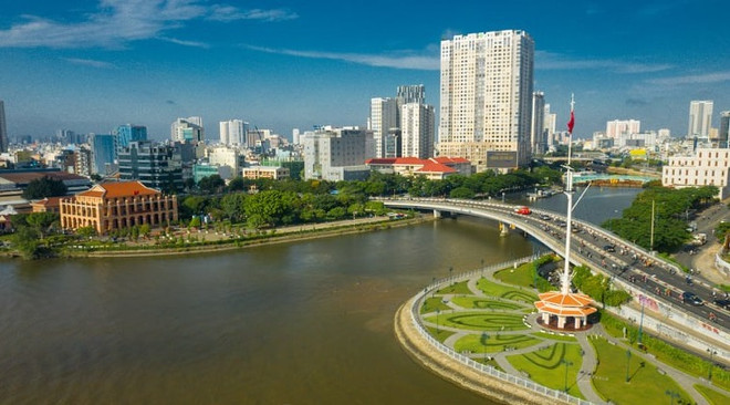 Provincias survietnamitas mantendrán control de traslado al flexibilizar medidas contra COVID-19 ảnh 1