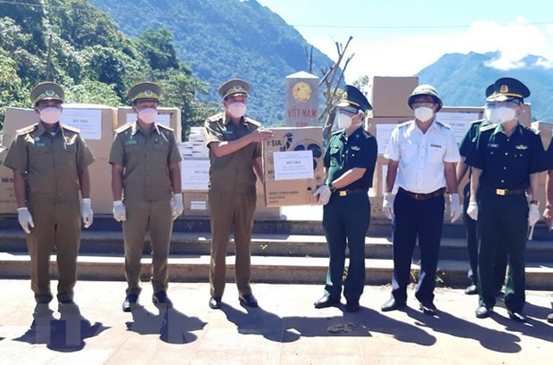 Provincia vietnamita apoya a Laos en lucha contra el COVID-19 ảnh 1 Provincia vietnamita apoya a Laos en lucha contra el COVID-19 ảnh 1