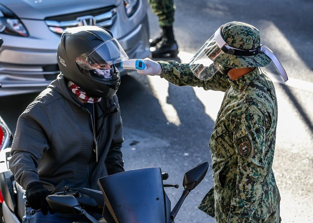 Banco asiático aprueba préstamo millonario para respaldar a filipinos afectados por pandemia ảnh 1