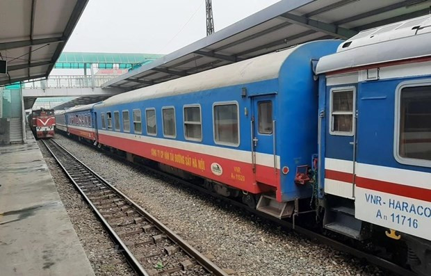 Trenes reanudan operaciones en Vietnam después del distanciamiento social ảnh 1 Trenes reanudan operaciones en Vietnam después del distanciamiento social ảnh 1