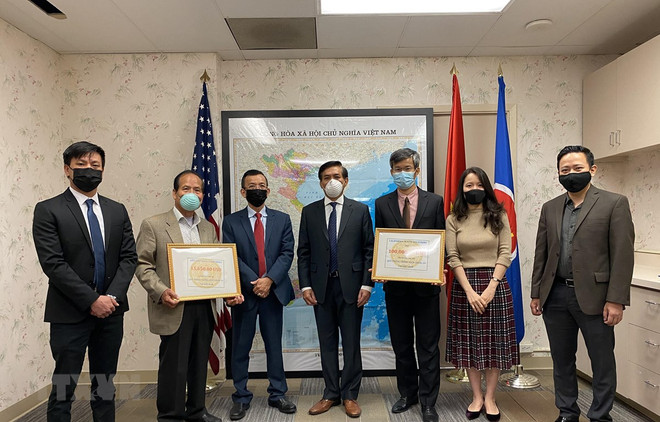 Vietnamitas en ultramar unidos para apoyar a la Patria en medio de COVID-19 ảnh 1 Vietnamitas en ultramar unidos para apoyar a la Patria en medio de COVID-19 ảnh 1