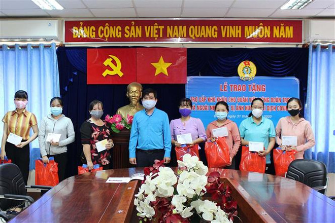Ciudad Ho Chi Minh lanza medidas de asistencia a personas afectadas por el COVID-19 ảnh 1 Ciudad Ho Chi Minh lanza medidas de asistencia a personas afectadas por el COVID-19 ảnh 1