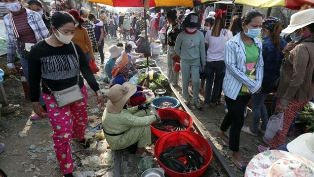 Camboya aumenta producción de fideos instantáneos en medio de brote de COVID-19 ảnh 1 Camboya aumenta producción de fideos instantáneos en medio de brote de COVID-19 ảnh 1