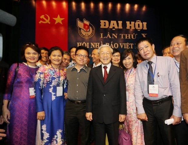Felicita máximo dirigente político de Vietnam a periodistas nacionales ảnh 1 Felicita máximo dirigente político de Vietnam a periodistas nacionales ảnh 1