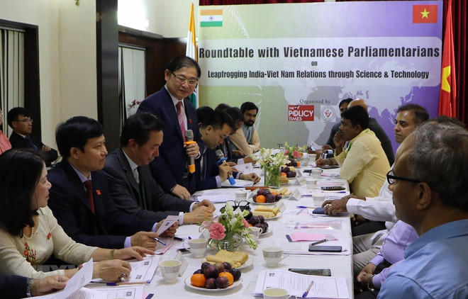 Impulsan Vietnam e India cooperación en ciencia tecnología ảnh 1
