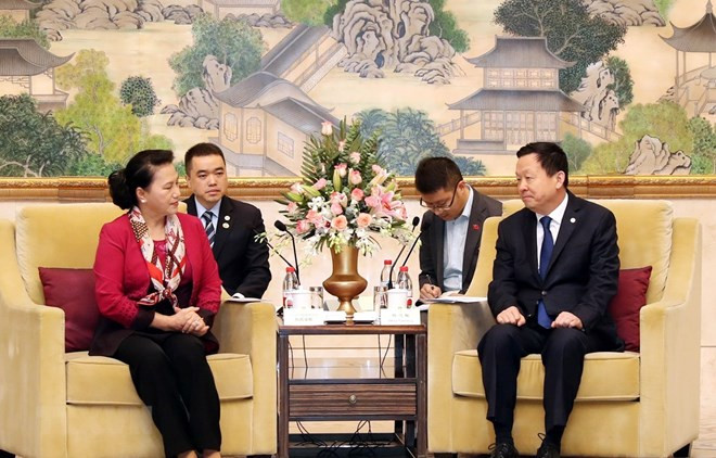 Presidenta parlamentaria vietnamita continúa su visita en China ảnh 1 Presidenta parlamentaria vietnamita continúa su visita en China ảnh 1
