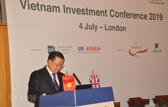 Muestran inversores británicos interés en sector financiero de Vietnam ảnh 1