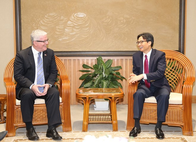 Reconoce Vietnam contribución de embajador australiano al fortalecimiento de los lazos bilaterales ảnh 1 Reconoce Vietnam contribución de embajador australiano al fortalecimiento de los lazos bilaterales ảnh 1