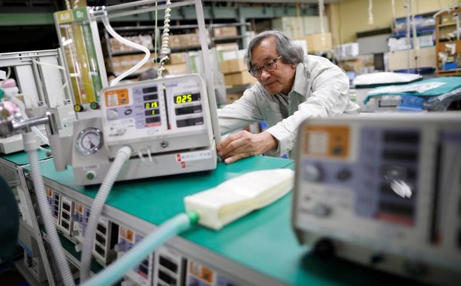 Empresario vietnamita inventa mascarilla antivirus supereficaz ảnh 1