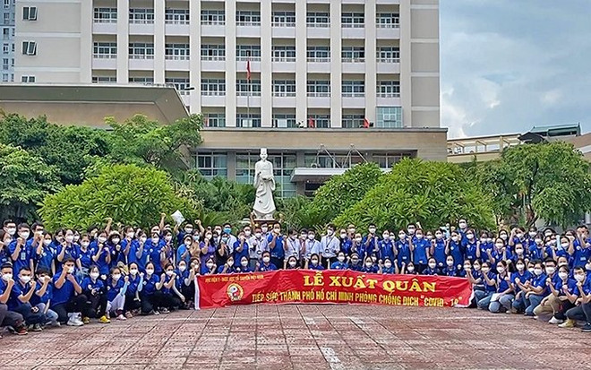 Cientos de médicos de Hanoi apoyan lucha antipandémica en el sur de Vietnam ảnh 1 Cientos de médicos de Hanoi apoyan lucha antipandémica en el sur de Vietnam ảnh 1