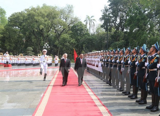 Nuevo presidente laosiano recibido en Hanoi ảnh 1 Nuevo presidente laosiano recibido en Hanoi ảnh 1
