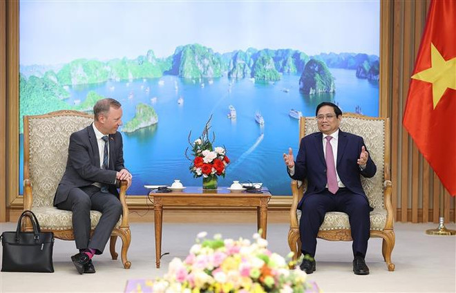 Primer ministro de Vietnam recibe al embajador saliente de Reino Unido ảnh 1 Primer ministro de Vietnam recibe al embajador saliente de Reino Unido ảnh 1