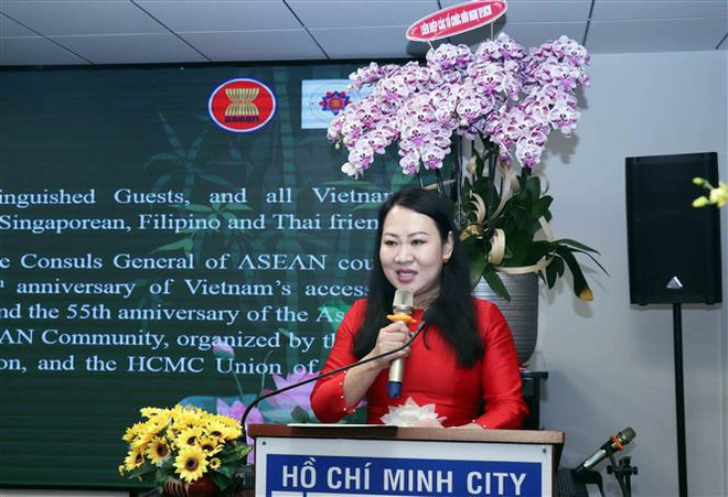 Celebran encuentro por aniversario 27 de adhesión de Vietnam a la ASEAN ảnh 2 Celebran encuentro por aniversario 27 de adhesión de Vietnam a la ASEAN ảnh 2