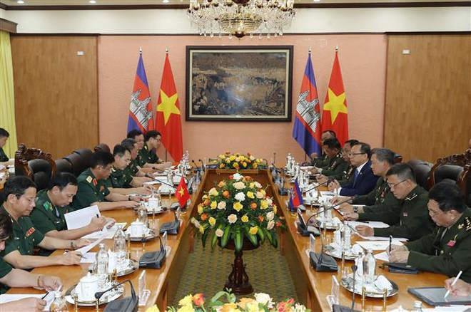 Delegación del Ejército Real de Camboya realiza visita oficial a Vietnam ảnh 3 Delegación del Ejército Real de Camboya realiza visita oficial a Vietnam ảnh 3