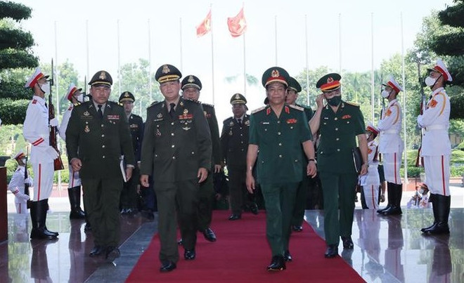Delegación del Ejército Real de Camboya realiza visita oficial a Vietnam ảnh 1 Delegación del Ejército Real de Camboya realiza visita oficial a Vietnam ảnh 1