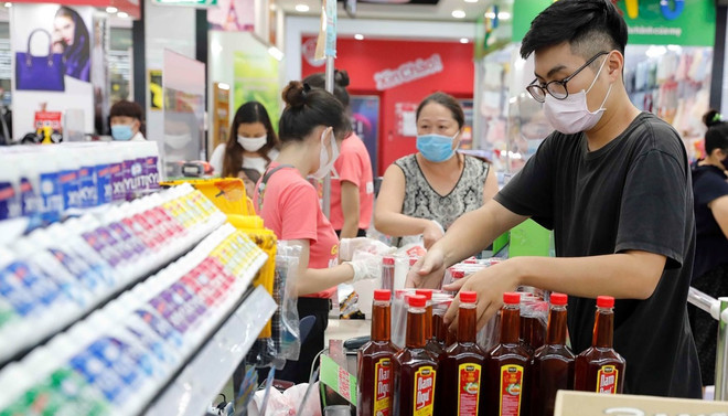 Primer ministro resalta logros alcanzados por Vietnam en lo que va de año ảnh 3