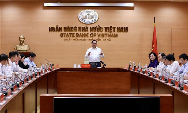 Primer ministro vietnamita reitera importancia de transformación digital en sector bancario ảnh 2