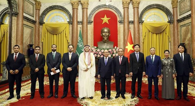 Presidente de Vietnam recibe cartas credenciales de nuevos embajadores ảnh 2 Presidente de Vietnam recibe cartas credenciales de nuevos embajadores ảnh 2