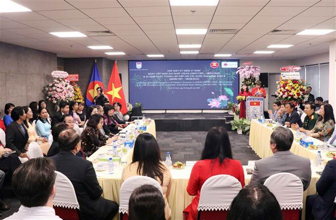 Celebran encuentro por aniversario 27 de adhesión de Vietnam a la ASEAN ảnh 1 Celebran encuentro por aniversario 27 de adhesión de Vietnam a la ASEAN ảnh 1