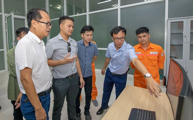 Expertos vietnamitas y laosianos comparten experiencias en operación de centrales hidroeléctricas ảnh 1 Expertos vietnamitas y laosianos comparten experiencias en operación de centrales hidroeléctricas ảnh 1