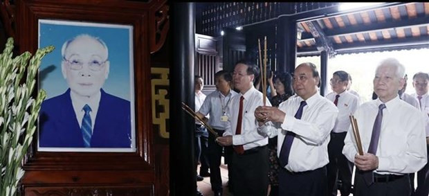 Dirigentes vietnamitas rinden homenaje al difunto presidente del Consejo de Estado Vo Chi Cong ảnh 1 Dirigentes vietnamitas rinden homenaje al difunto presidente del Consejo de Estado Vo Chi Cong ảnh 1