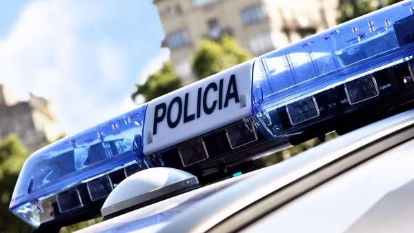 Devuelven pasaportes a dos ciudadanos vietnamitas detenidos en España ảnh 1