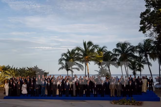 Vietnam contribuye a éxito de Cumbre de MNOAL ảnh 1