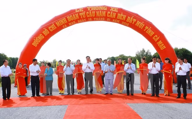 Inaugura premier importantes obras de tránsito en Ca Mau ảnh 1