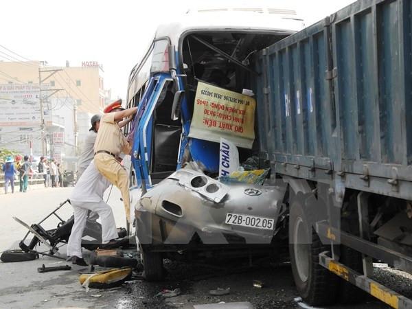 Accidentes de tráfico dejan 23 muertos en último día del Año de Cabra ảnh 1
