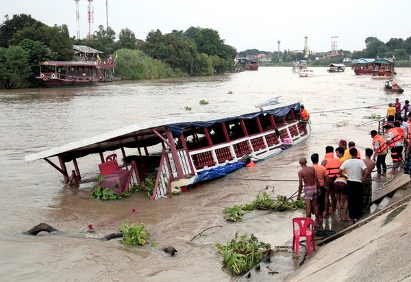 Al menos 13 muertos por accidente de barco en Tailandia ảnh 1 Al menos 13 muertos por accidente de barco en Tailandia ảnh 1