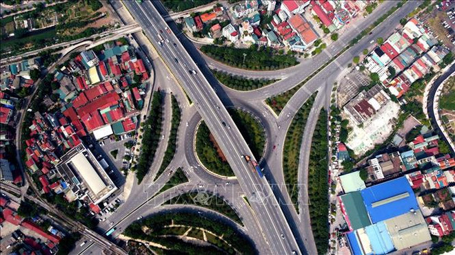 Primer ministro de Vietnam insta a acelerar proyectos claves de transporte ảnh 2 Primer ministro de Vietnam insta a acelerar proyectos claves de transporte ảnh 2