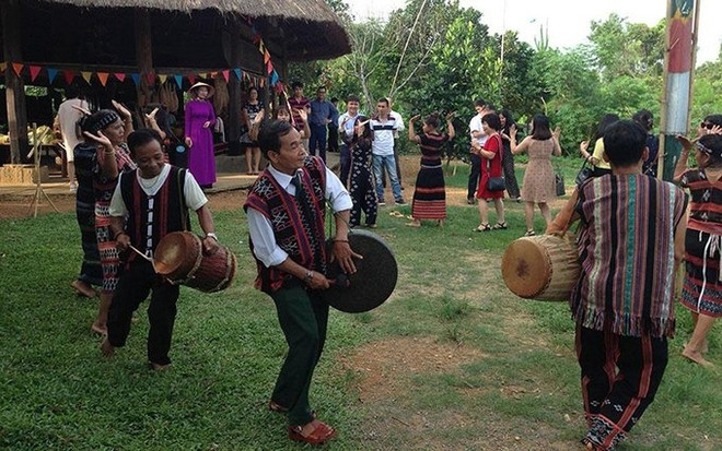 Programan diversas actividades en casa común de etnias vietnamitas ảnh 1 Programan diversas actividades en casa común de etnias vietnamitas ảnh 1