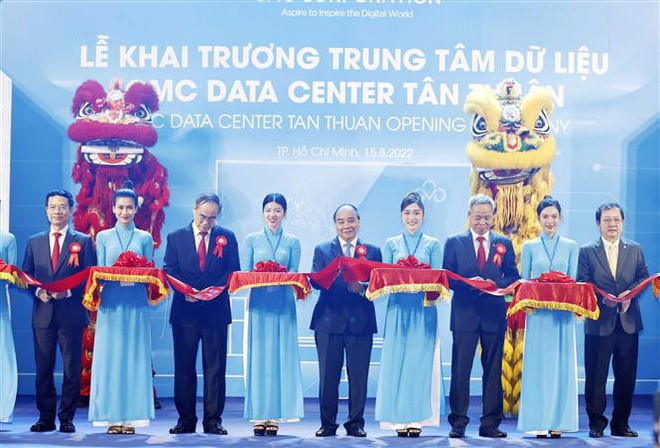 Presidente vietnamita asiste a inauguración del Centro de Datos CMC Tan Thuan ảnh 1 Presidente vietnamita asiste a inauguración del Centro de Datos CMC Tan Thuan ảnh 1