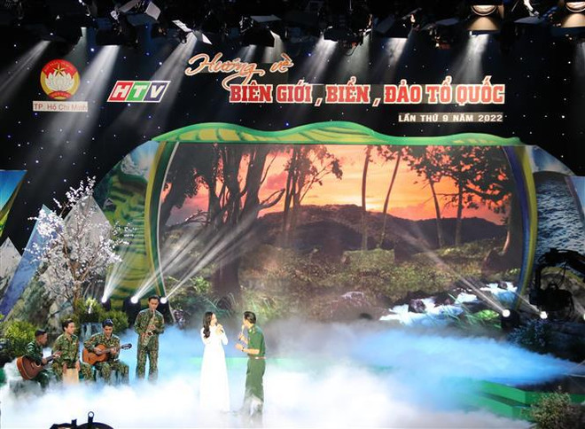 Efectúan programa artístico a favor del Fondo “Por el mar y las islas de Vietnam” ảnh 1